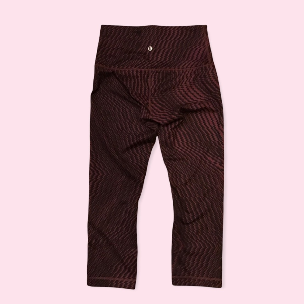 Lululemon 8 Wunder Under Crop Hi-Rise Leggings Zig Zag Shifted Maroon Leggings